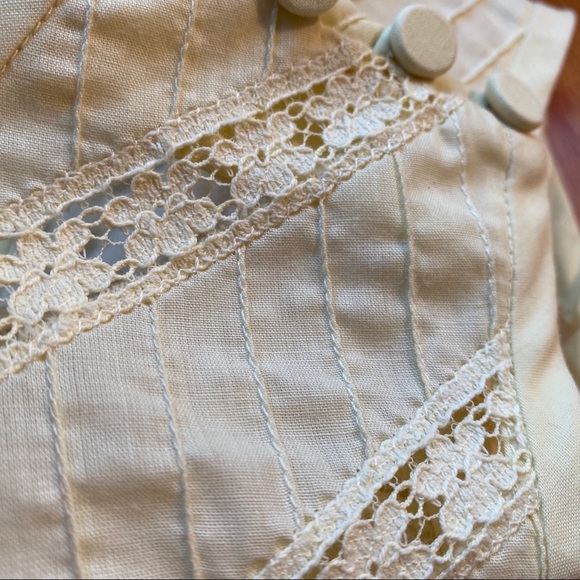 1960’s vintage peekaboo eyelet pleated shirtwaist - Picture 2 of 5